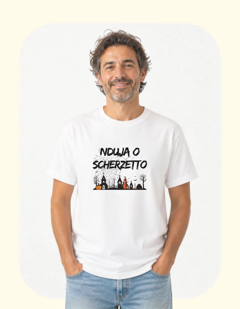 Maglietta Halloween Calabrese "NDUJA O SCHERZETTO" | T-Shirt Divertentissima e Originale, Idea Regalo A Tema Tradizione e Ironia