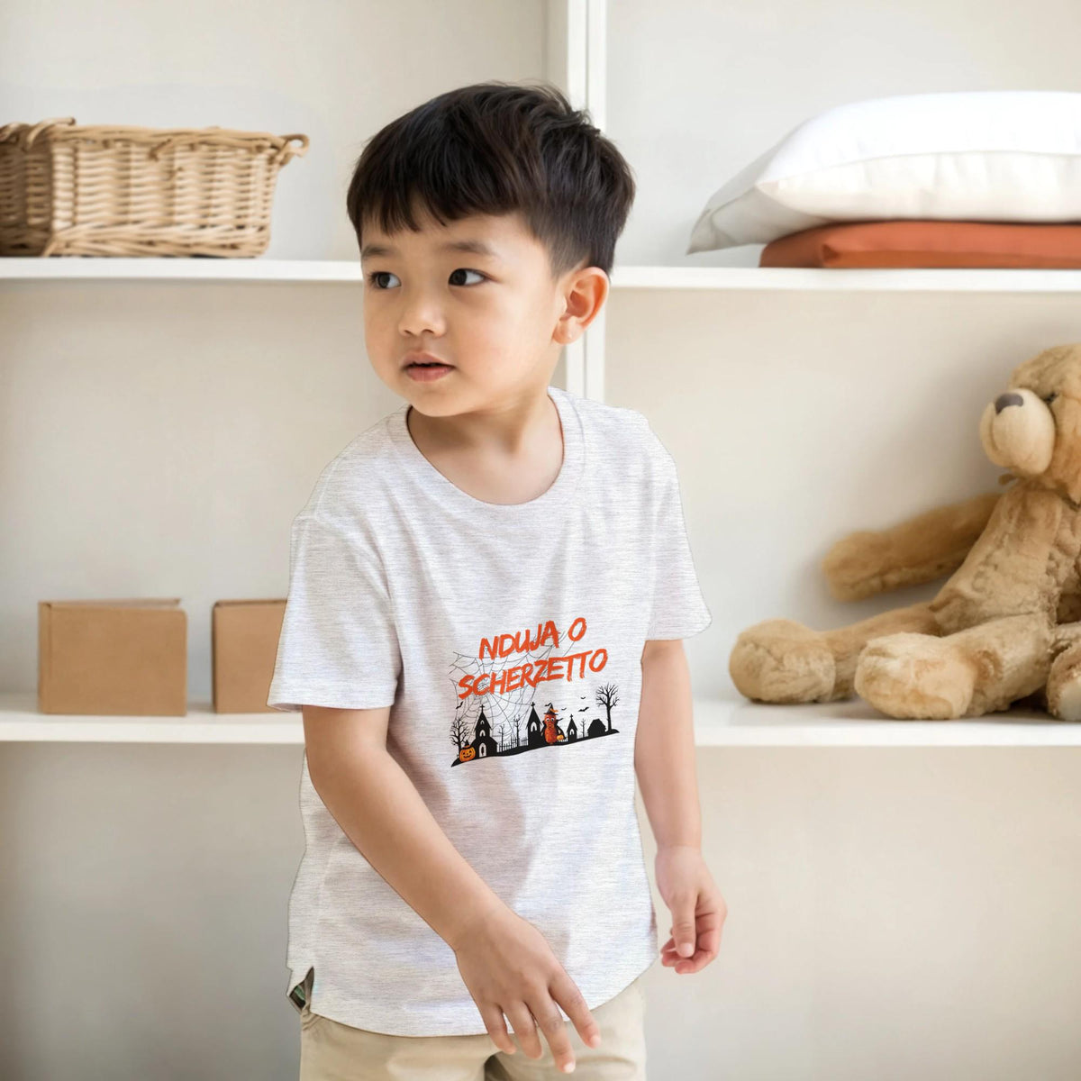 Maglietta Halloween Bambino "Nduja o Scherzetto" | T-shirt bambini divertente, Idea regalo Calabria, Maglia spettrale, Dolcetto o scherzetto
